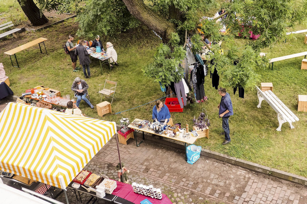 9_Biergarten: Markt rund um’s Haus